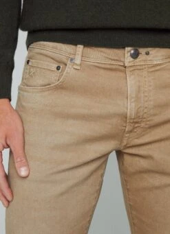 Hackett London SLIM FIT PIGMENT TWILL JEANS 9 Hackett London SLIM FIT PIGMENT TWILL JEANS -Hackett London Shop HM212512 855 03 MO